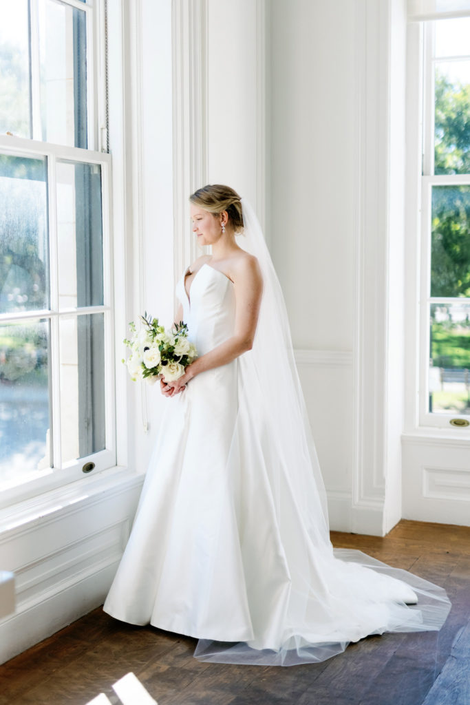 Bright and modern wedding photography from a classic Washington DC wedding.